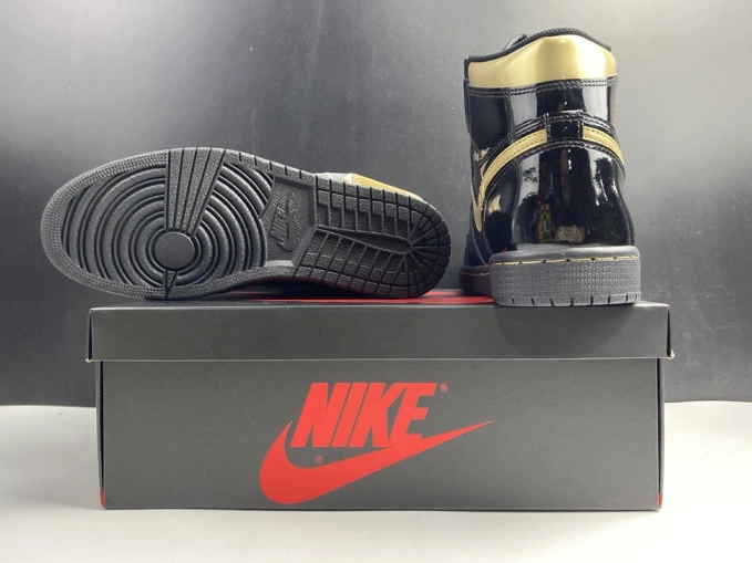 METALLIC (2020) GOLD HIGH 1 BLACK 555088-032 AIR JORDAN RETRO 0812